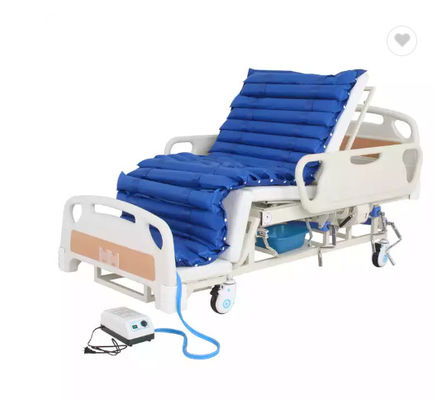 Cama dos cuidados da assistência ao domicílio do hospital de Multifunction Cama De Manual Médico com toalete